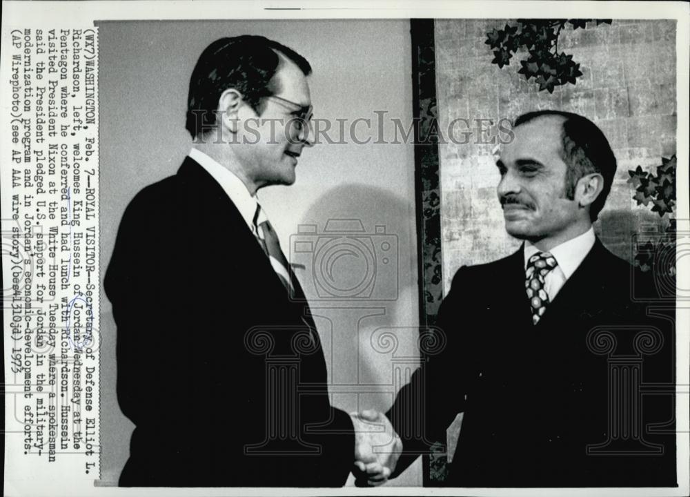 1973 Press Photo King Hussein of Jordan Sec of Defense Elliot L Richardson - Historic Images