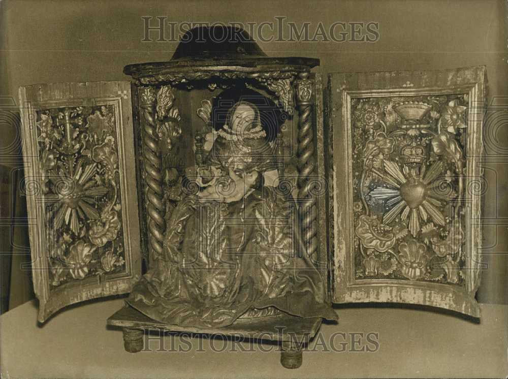 1973 Press Photo Sculpture in polychrome at Quito school of art - Historic Images