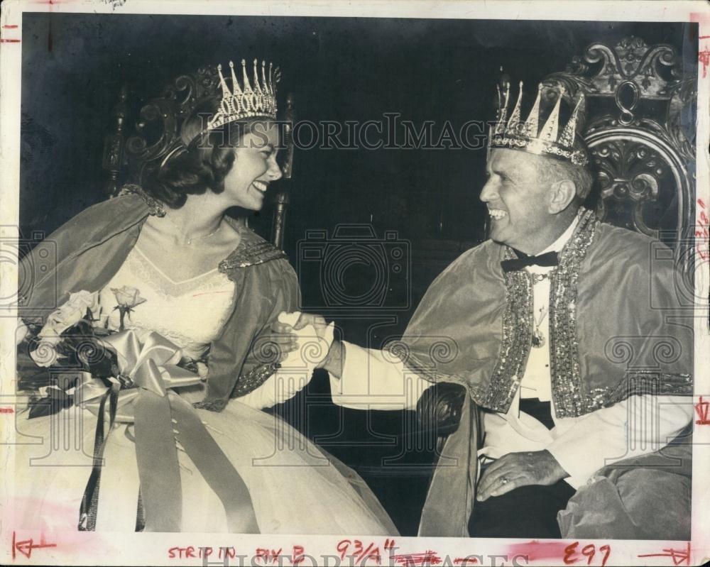 Press Photo J Shirley Mr Sun talking at parade - RSL68157 - Historic Images