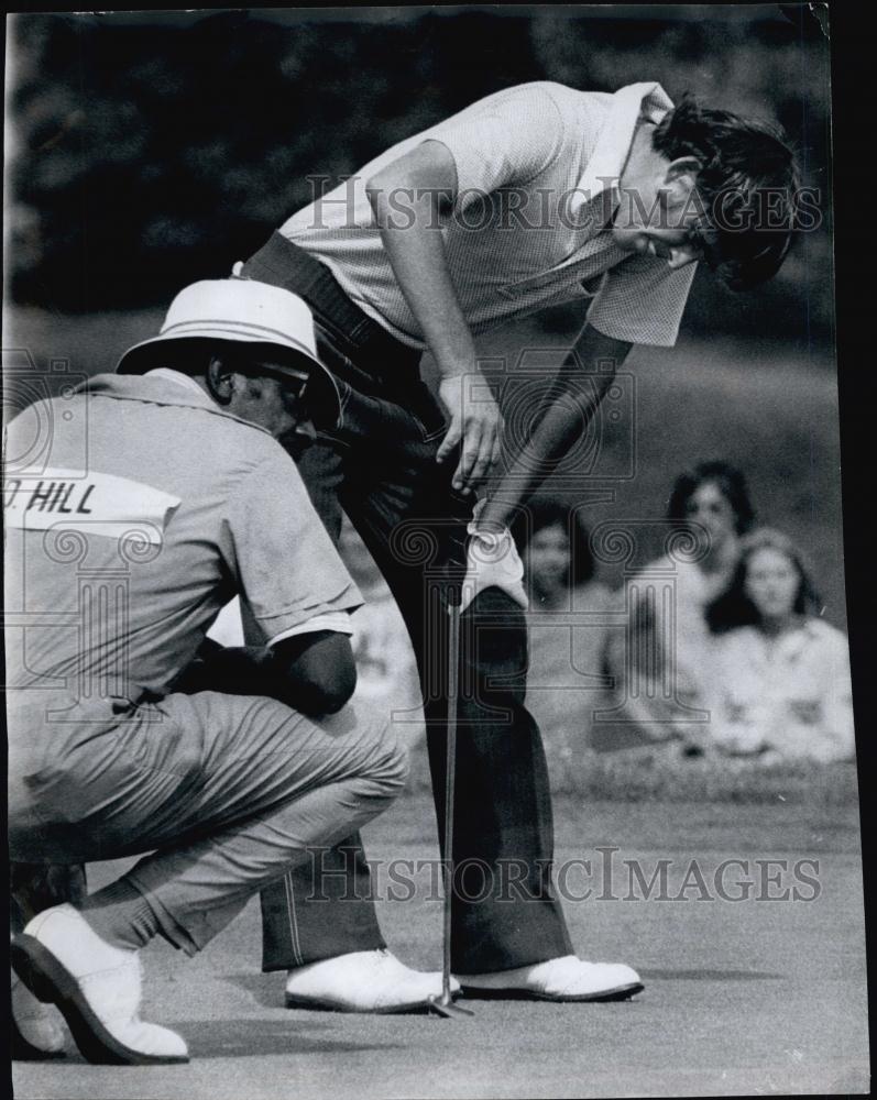 1974 Press Photo Professional Golfer Dave Hill 18th Green Third Place Golf - Historic Images