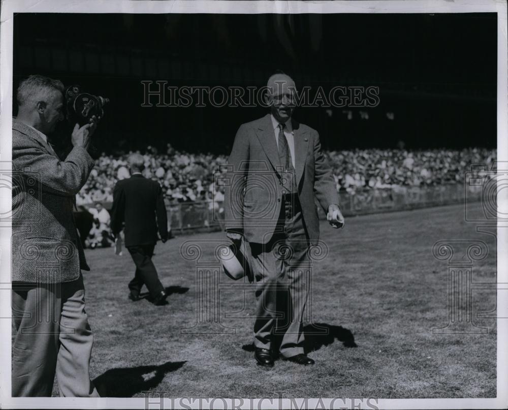 1951 Press Photo Carl Griffith Old Timers Day Yankee Stadium - RSL74273 - Historic Images