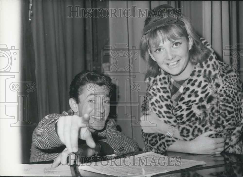 1961 Press Photo Jean Claude Pascal & his fiancee Jacqueline Riche - Historic Images