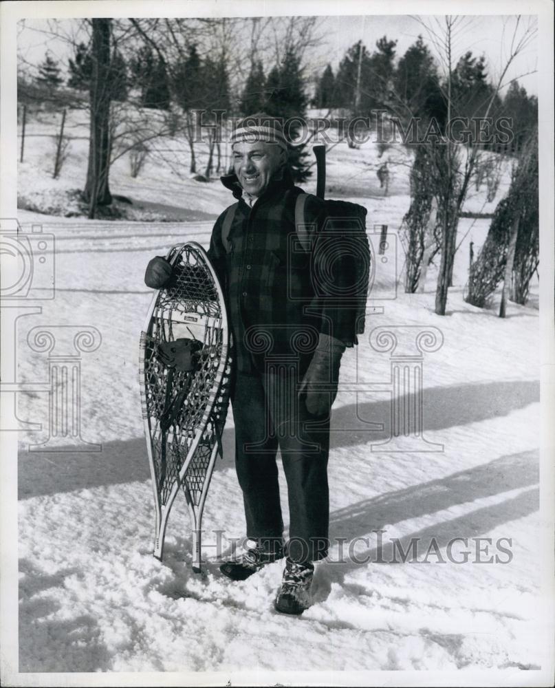 1957 Press Photo Dean of Maine guides Charles Miller begins journey to Boston - Historic Images