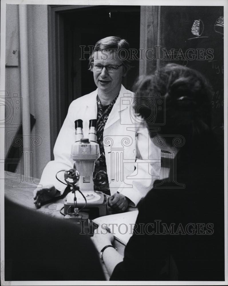 1960 Press Photo Dr Mary Bunting President Of Radcliffe College - RSL42603 - Historic Images