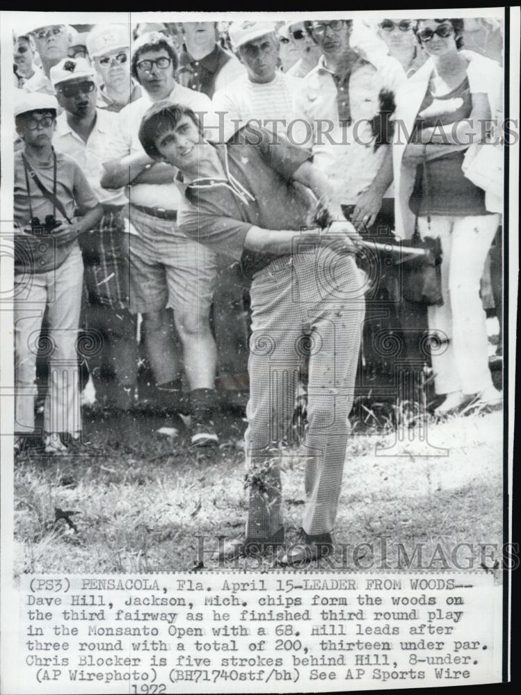 1972 Press Photo Dave Hill Professional Golfer Chips Third Fairway Monsanto Open - Historic Images