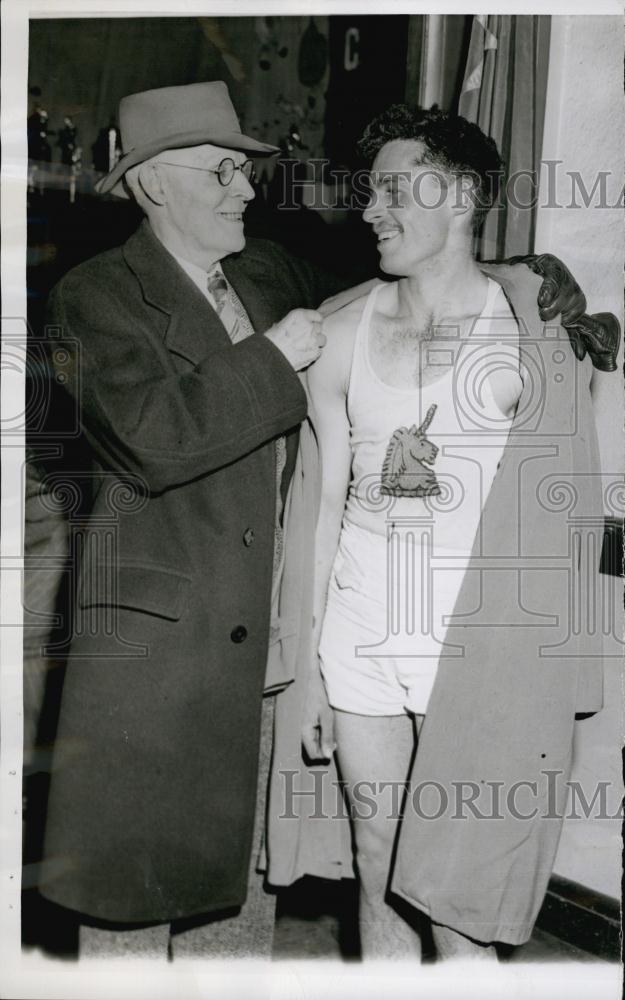 1946 Press Photo Dr Edward B Wood, Theodore Wood, Track, Cathedral 10 Mile Run - Historic Images