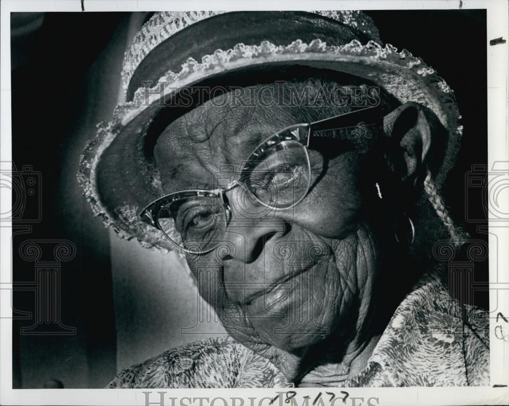 1977 Press Photo Ada Turner celebrated her 100th Birthday at Neighborly Center - Historic Images