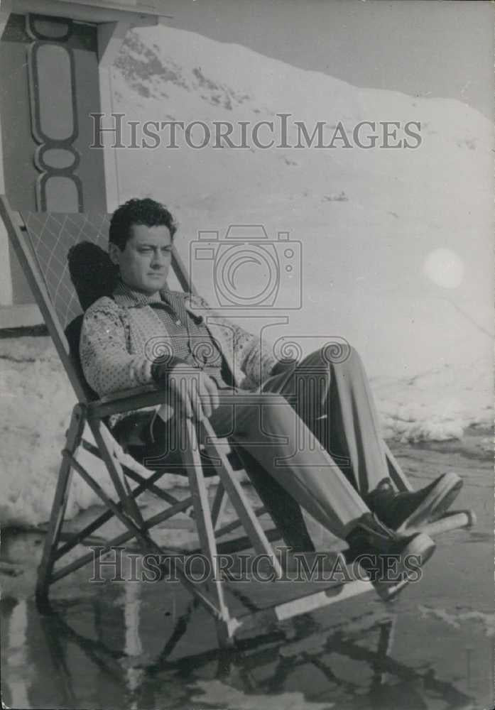 Press Photo Tony Taffin, Actor in Beach Chair - Historic Images