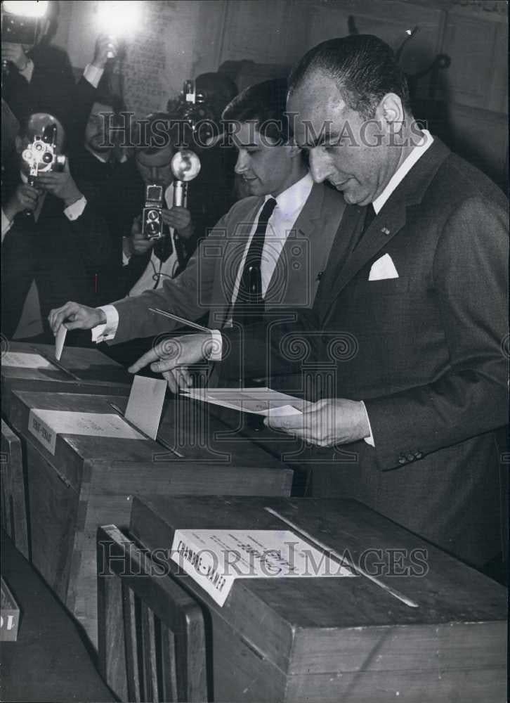 Press Photo Mr Van den Booynante at the elections in Belgium - Historic Images