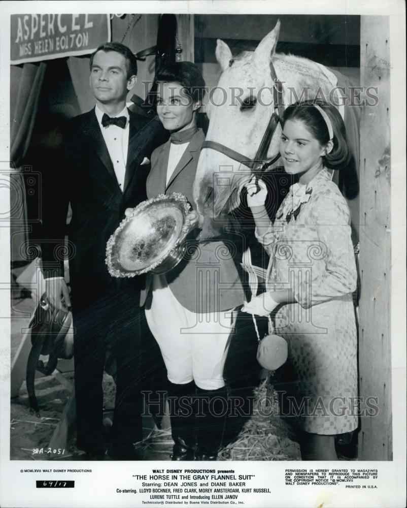 1968 Press Photo Dean Jones,Dianne Baker in"The Horse in the Gray Flannel Suit" - Historic Images