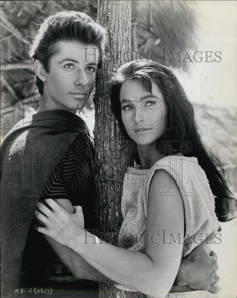 1963 Press Photo Shirley Anne Field, George Chakiris "Kings of the Sun" - Historic Images