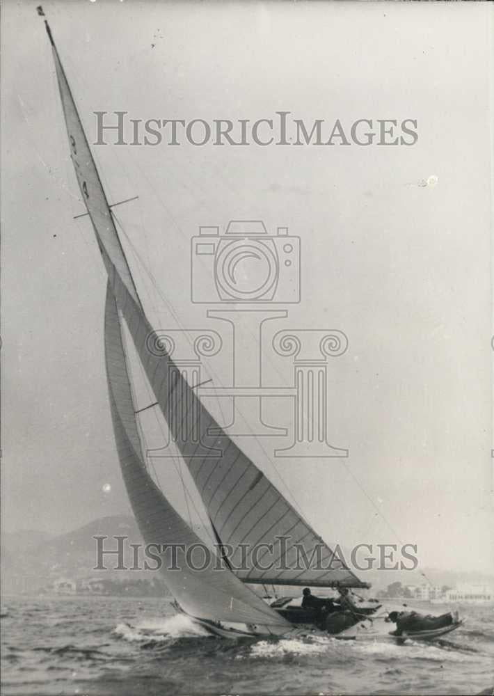 1954 Press Photo Prince Knud &amp; Princess Caroline in regatta race in Cannes - Historic Images