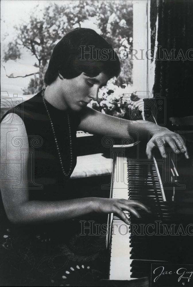 1977 Press Photo Janina Fialkowska Canadian pianist practicing for recital - Historic Images