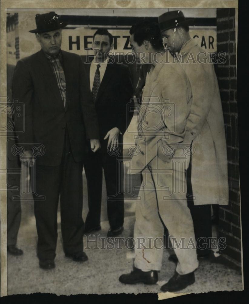 1958 Press Photo Lionel Lenaire speaking with police about shooting - RSL44497 - Historic Images