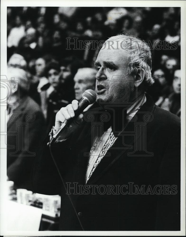 1983 Press Photo Celtics Vs Knicks William Shakespear Martin - RSL40939 - Historic Images