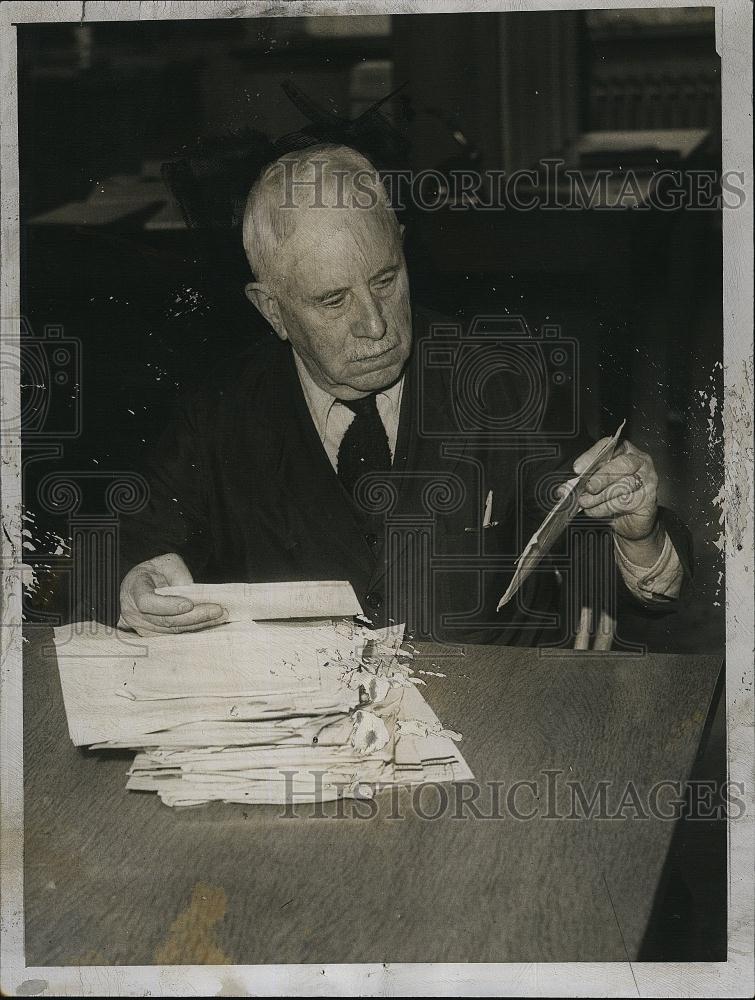 1945 Press Photo Cambridge Election Commission Secretary Harry Penniman - Historic Images