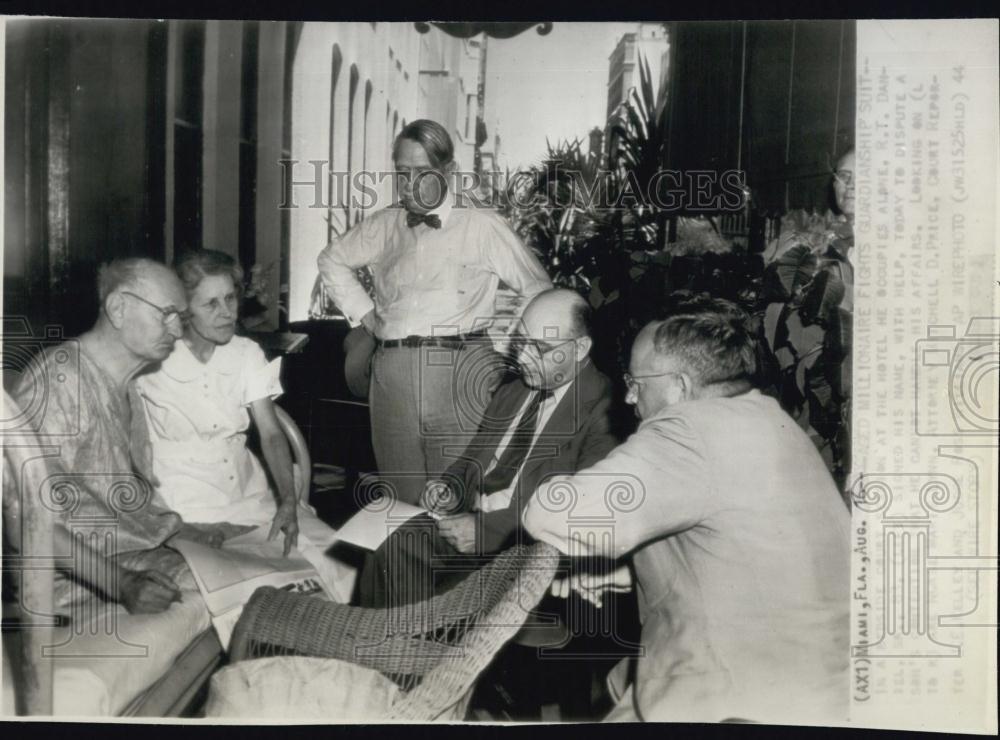 1944 Press Photo R Daniel, Sr, Marie Flynn, Attorney M Price, J E Kelley - Historic Images