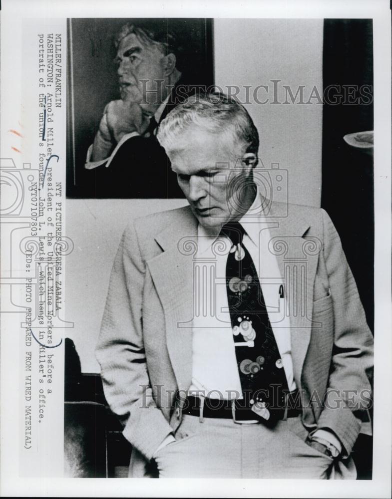 Press Photo Arnold Miller, President, United Mine Workers, In Front Of Portrait - Historic Images