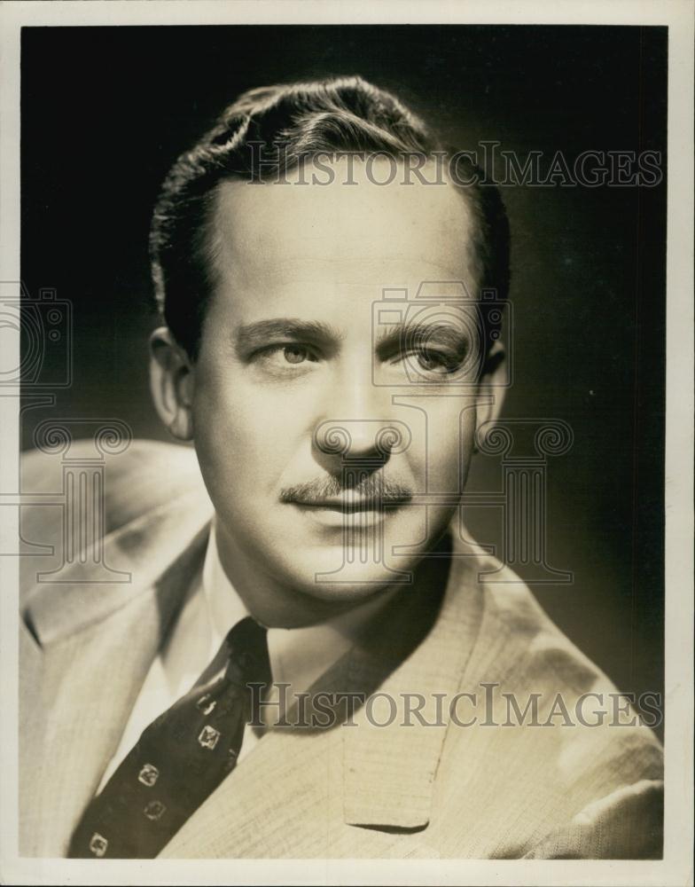 1947 Press Photo Dwight Weist Veteran Radio Announcer Actor We The People CBS - Historic Images