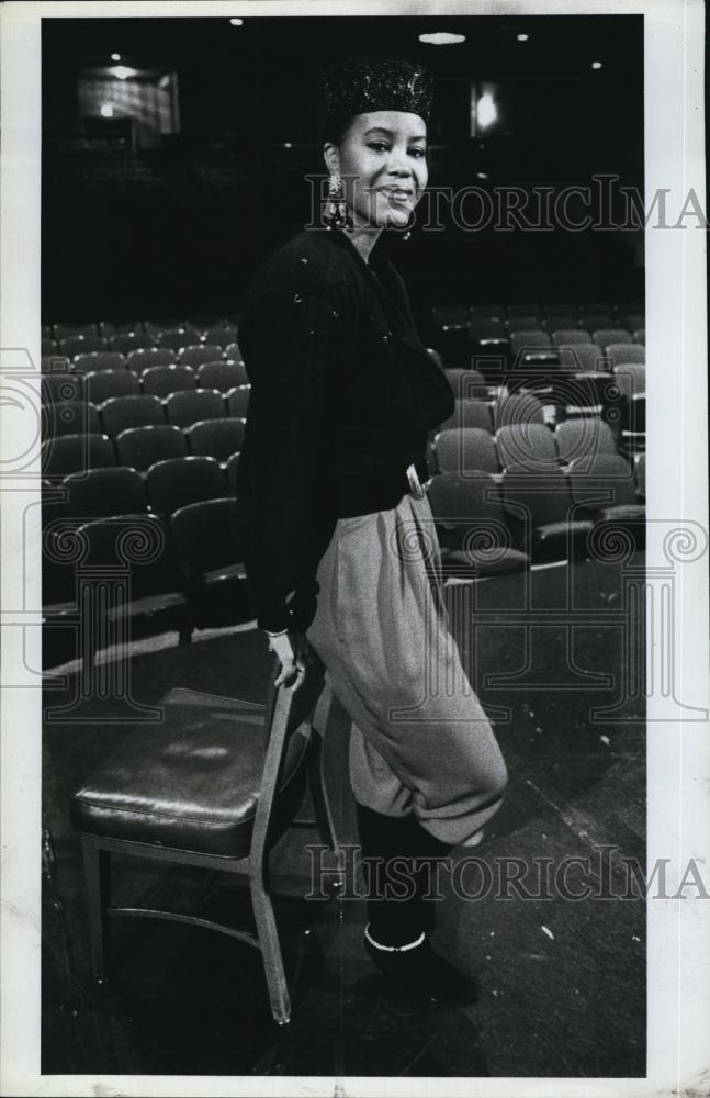 Press Photo Alda Marshall in The Strand Theater - RSL78137 - Historic Images