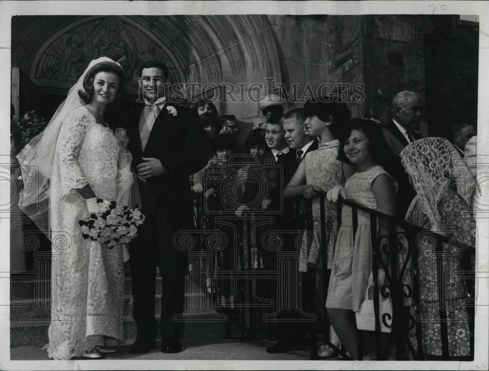 1967 Press Photo Elaine M Clarke Leaves St Agatha&#39;s Church Husband James - Historic Images