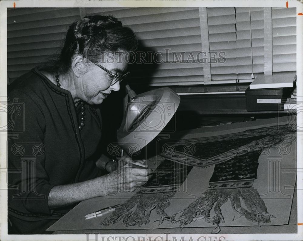 Press Photo Miss Ina VanStan professor clothing textiles Florida State - Historic Images