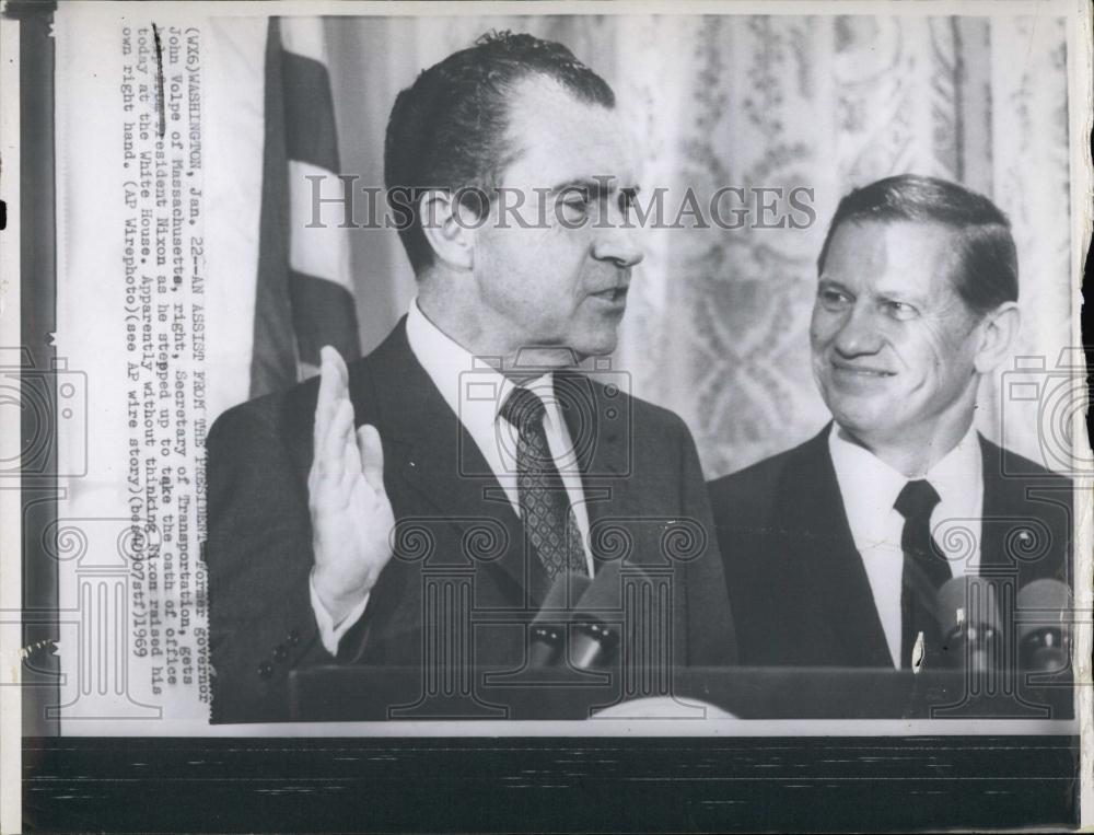 1969 Press Photo John Volpe, Transportation Secretary with Pres Nixon - Historic Images