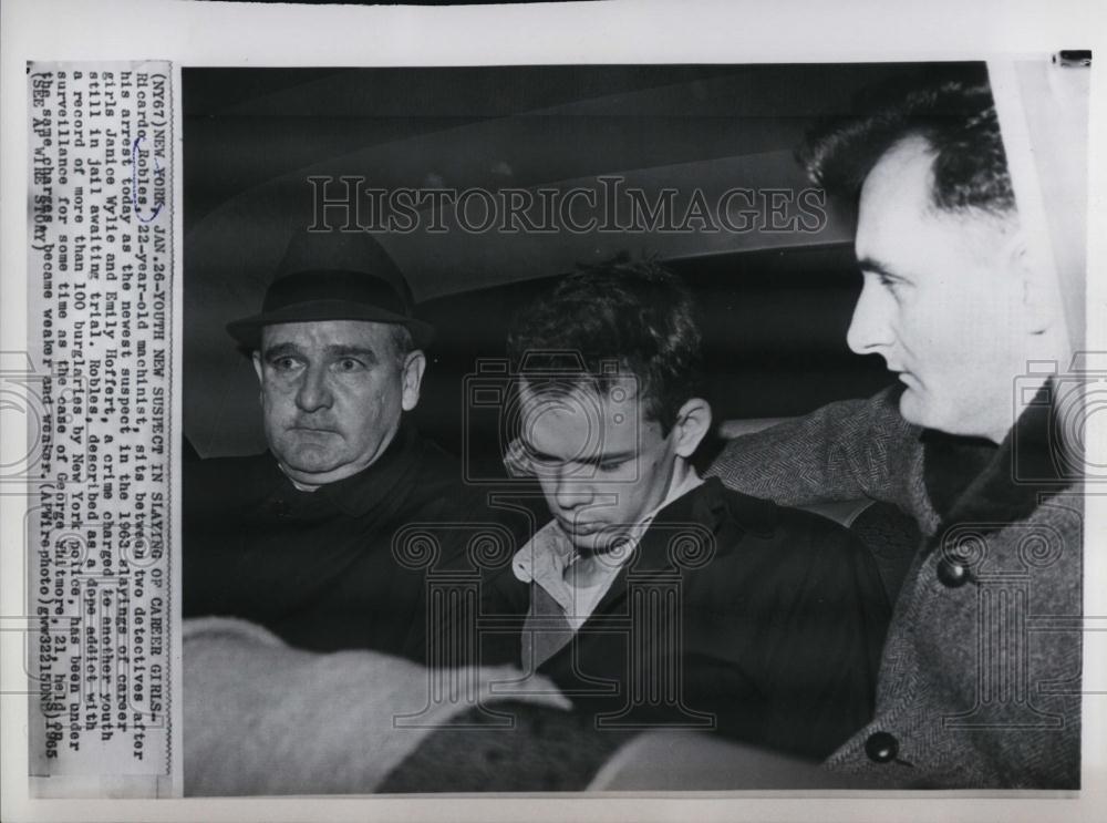 1965 Press Photo Ricardo Robles in custody for murder - RSL08047 - Historic Images