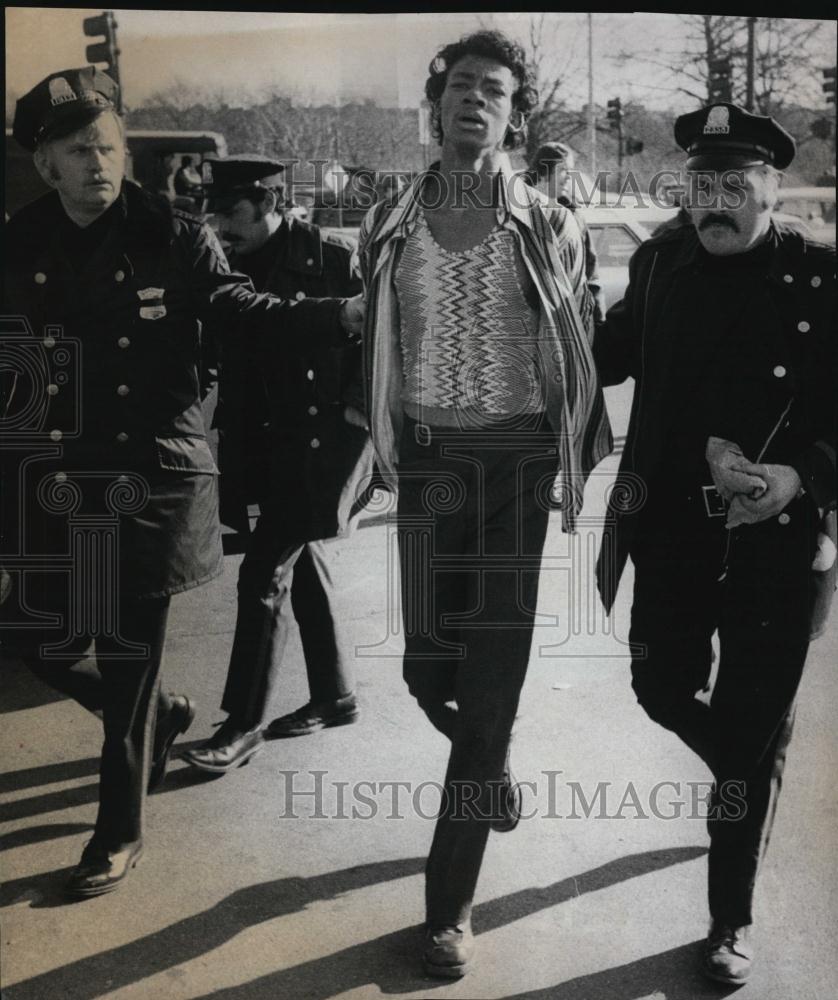 1973 Press Photo Charles Farmer, suspect in police officer shooting - RSL48015 - Historic Images