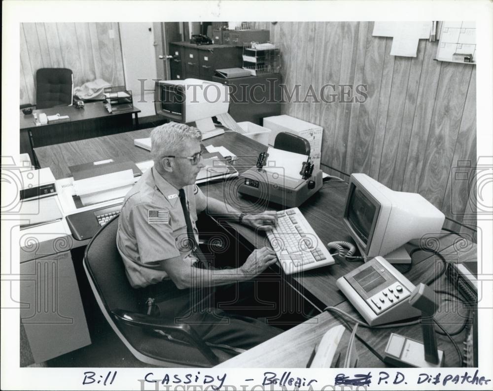 1985 Press Photo Bill Cassidy, police dispatcher in Bellair ,Florida - RSL66309 - Historic Images