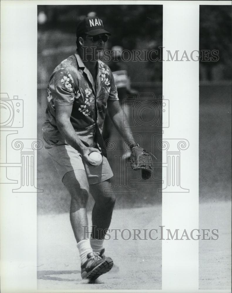 Press Photo Dan Daily at softball game - RSL44807 - Historic Images