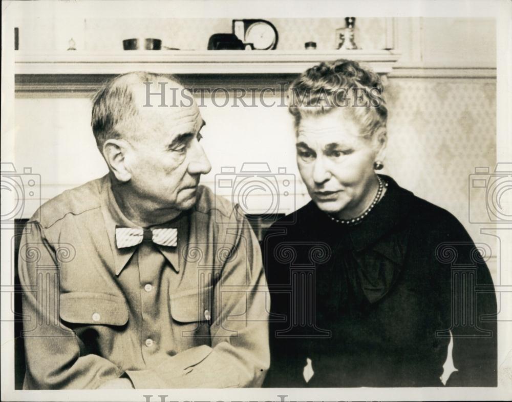 Press Photo Joseph N Welch Trial Lawyer and wife Juditch - RSL67589 - Historic Images