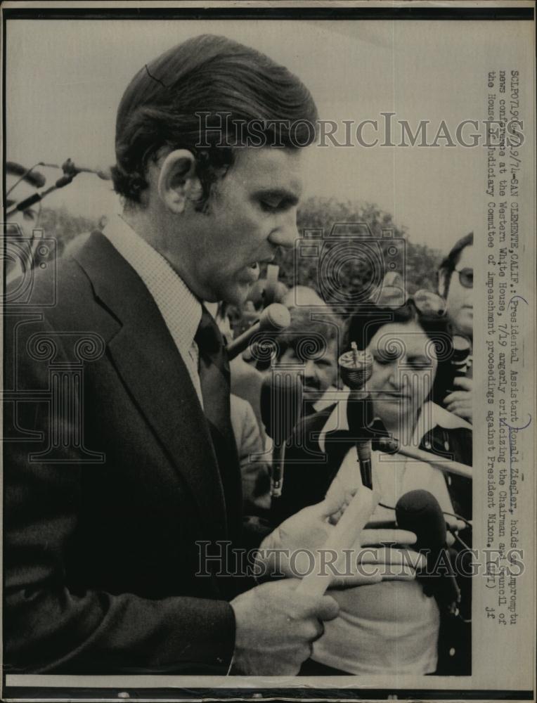 1974 Press Photo Ronald Ziegler, Presidential Assistant - RSL91541 - Historic Images