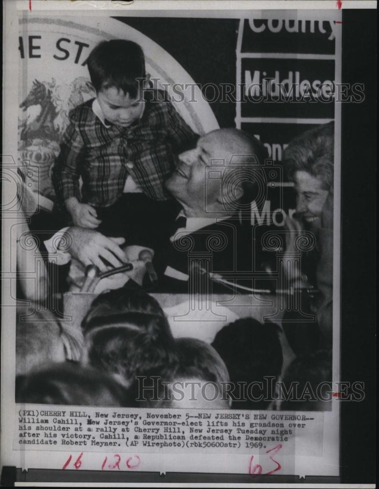 1969 Press Photo NJ Gov William Cahill, and grandson - RSL93323 - Historic Images