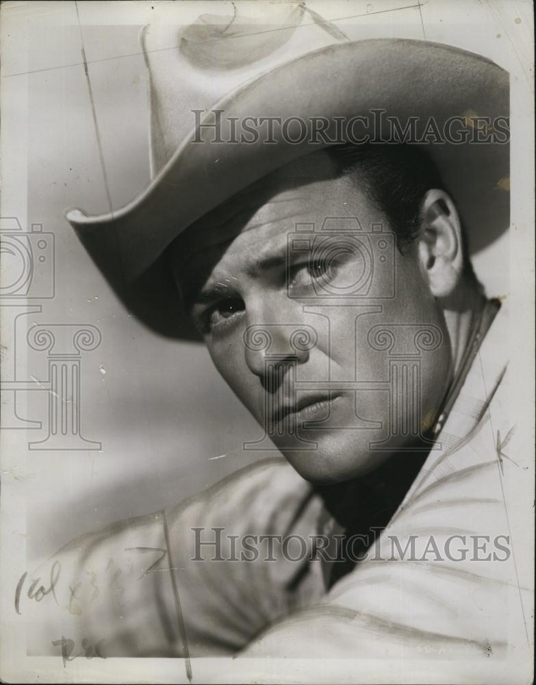 1956 Press Photo Actor Robert Hart Sterling in &quot;The Sundowners&quot; - RSL80375 - Historic Images