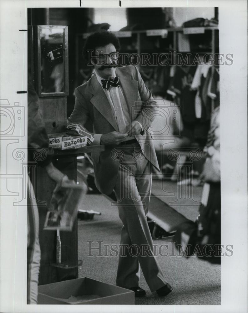 1994 Press Photo Film and Book Critic Gene Shalit, 1986 photo - RSL94499 - Historic Images