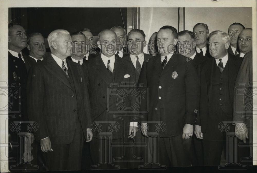 1946 Press Photo James Daley Supt of Police, Commissioner Thomas Sullivan - Historic Images