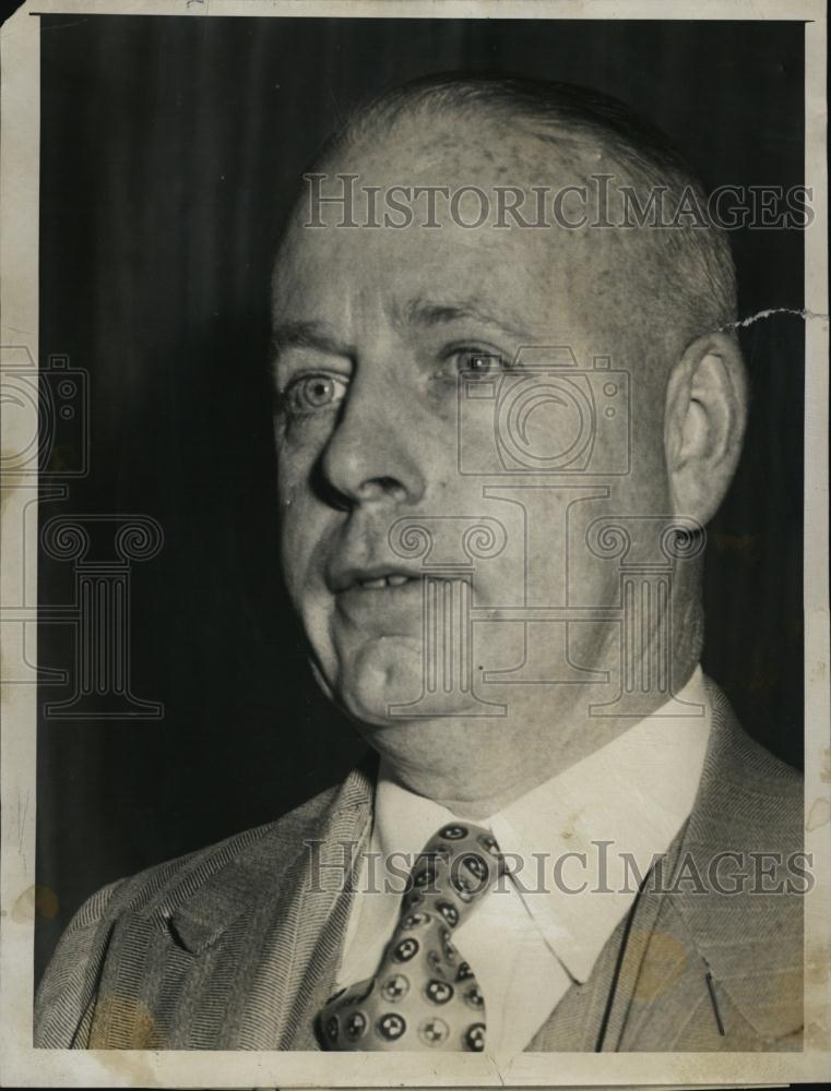 1951 Press Photo Charles Clarke Contractor From Milford During Hearing - Historic Images