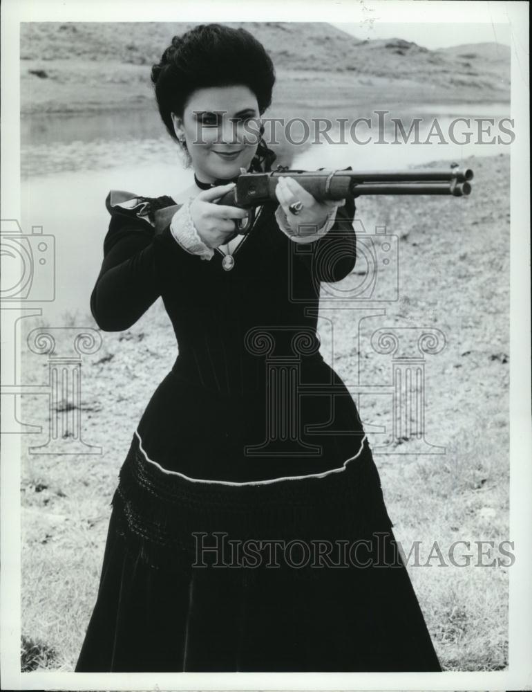 1988 Press Photo Delta Burke &quot;Where the Hell&#39;s That Gold?&quot; - RSL46889 - Historic Images