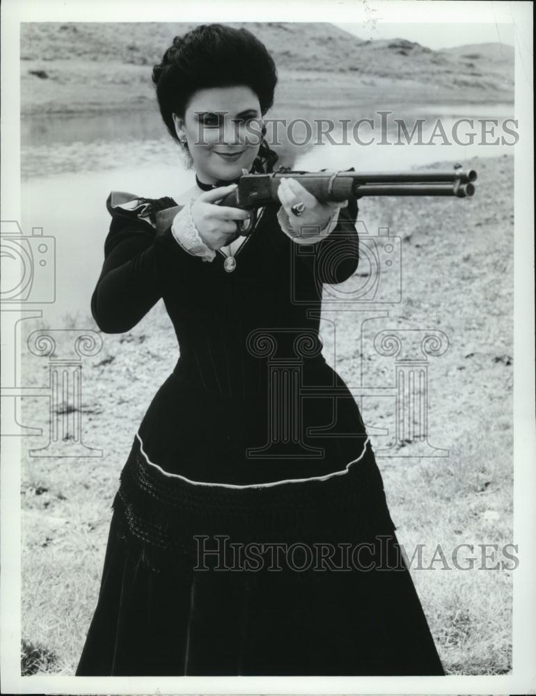 1988 Press Photo Delta Burke "Where the Hell's That Gold?" - RSL46889 - Historic Images