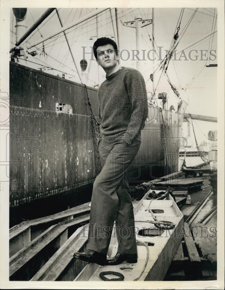 Press Photo Tommy Sands American pop music singer and actor, pictorial in dock - Historic Images