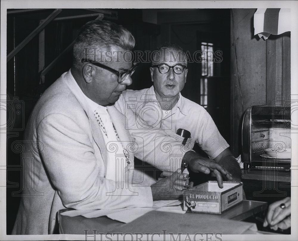 1961 Press Photo Special Agent Roland Savage Raiding Club, Mgr Fed Salah - Historic Images