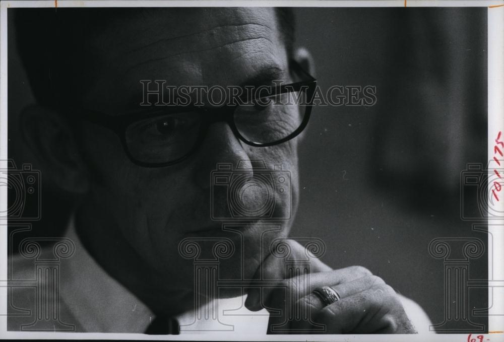 1970 Press Photo Executive Director John Threadgill - RSL97925 - Historic Images