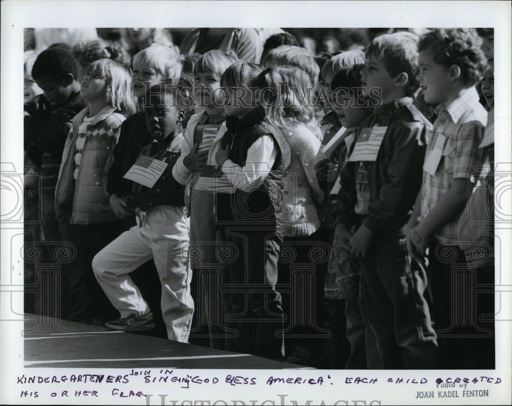 Press Photo Kindergarteners Sing &quot;God Bless America: - RSL96263 - Historic Images