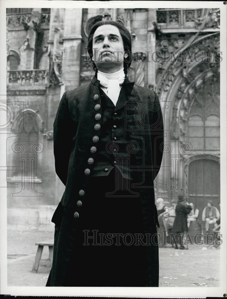 1980 Press Photo Actor Chris Sarandon in &quot;A Tale of Two Cities&quot; - RSL60319 - Historic Images