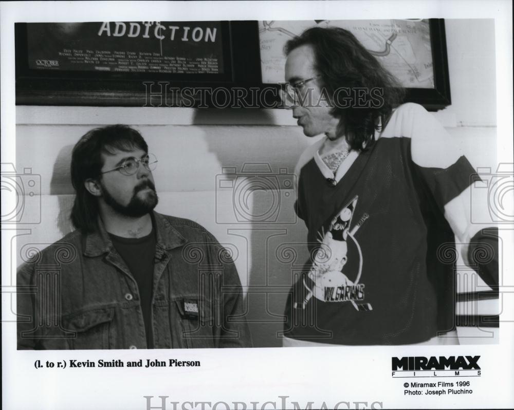 1996 Press Photo Kevin Smith &amp; John Pierson Miramax Films - RSL88349 - Historic Images