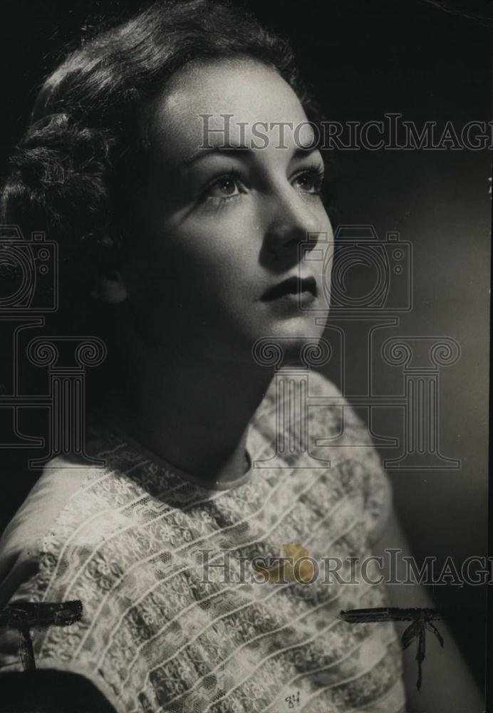 Press Photo Barbara Rimer, Bride of Hugh Potterfield Jr - RSL91933 - Historic Images