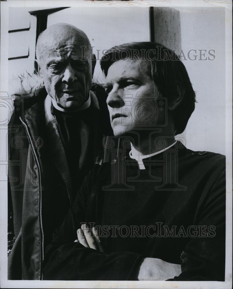 1973 Press Photo Dean Jagger, Tom Courtenay, Actor - RSL93179 - Historic Images