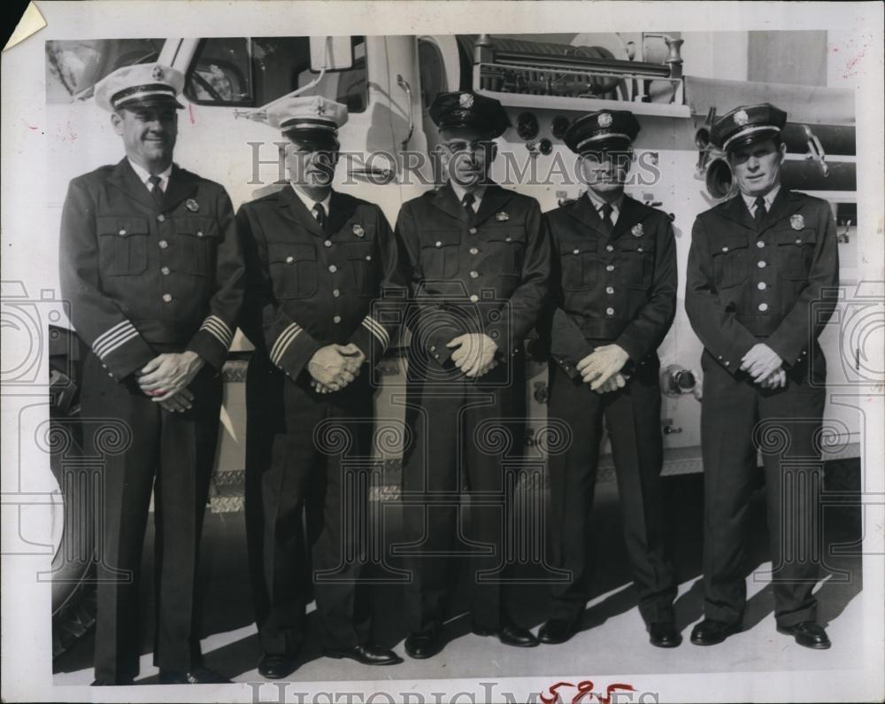 1964 Press Photo Venice Fire Chief Julius Devine, Gordon Struble, M Aldrich - Historic Images