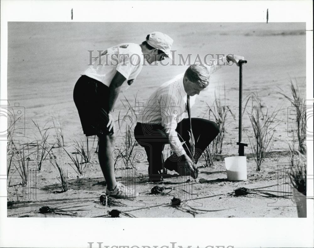 1990 Press Photo Vice President Dan Quale at Gandy Bridge - RSL68063 - Historic Images